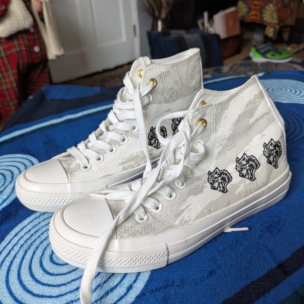 Rare White High-Top Wolves Forever Sneakers From Darc Sports Men's 7.5 Women 9.5